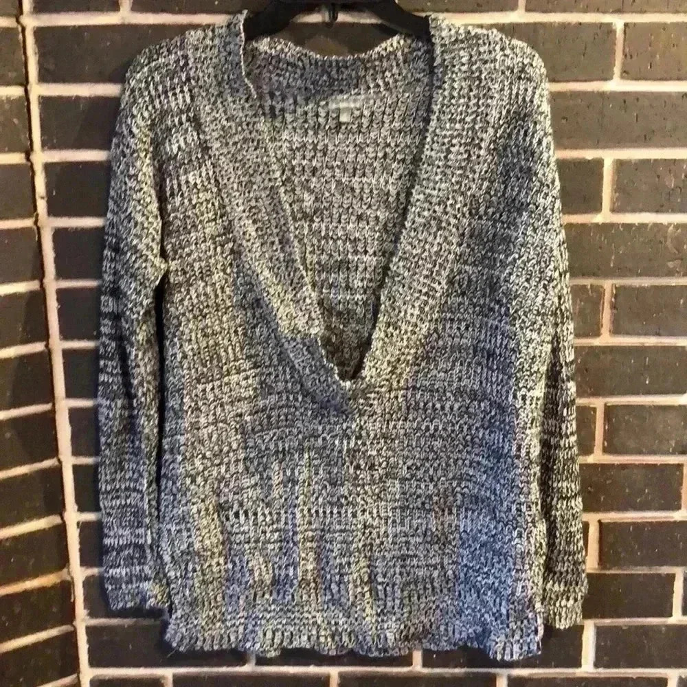 Charlotte Russe Sweater Deep V Neck Black White Women’s Medium